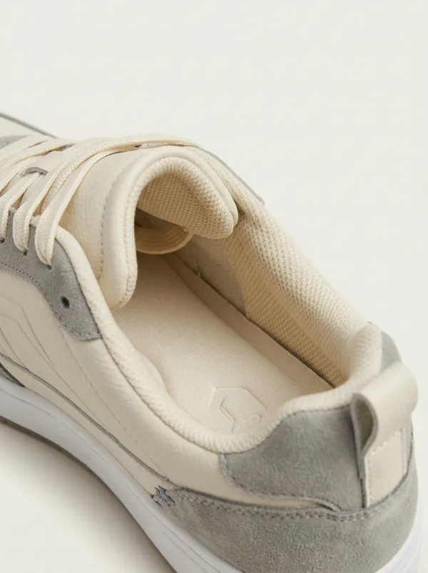 Lace-Detail Perforated Geometric Women's Low-Top Skate Sneakers