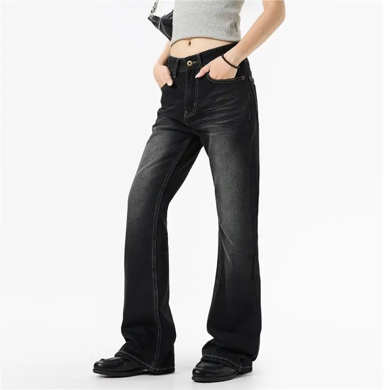 Women's Flared Pleated Jeans