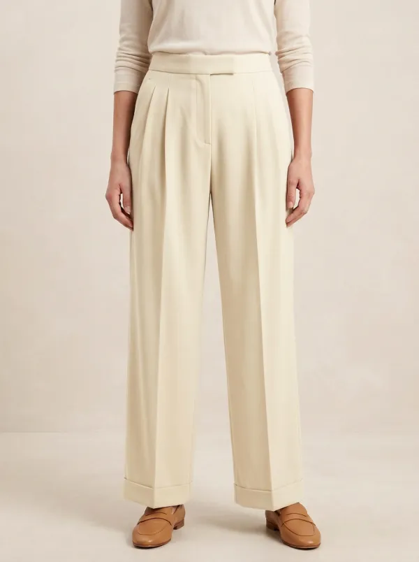 Minimal Style Pleated Wide-Leg Trousers