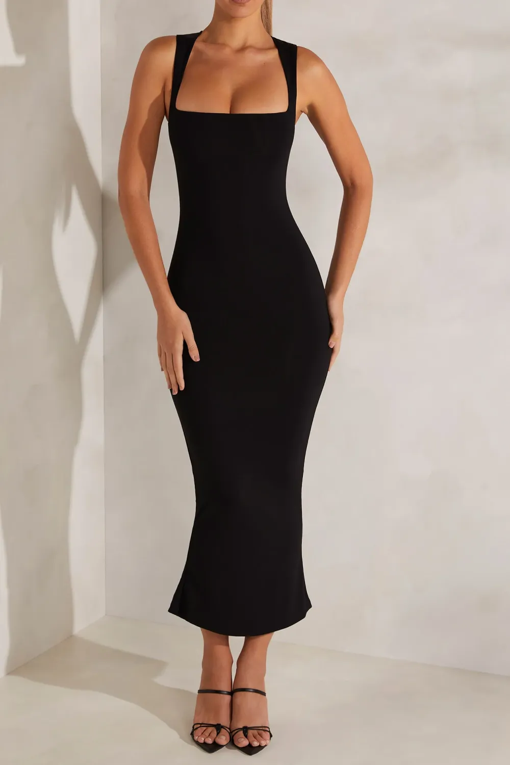 Solid Fishtail Hem Stretch Dress