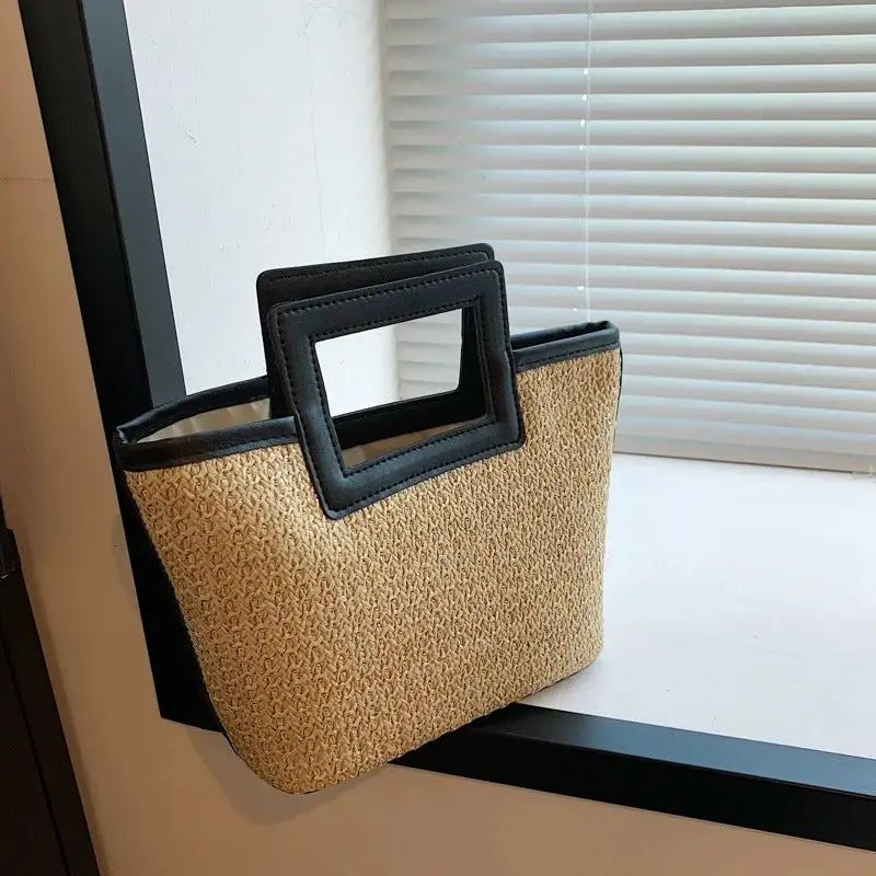 Coastal Essential: Large-Capacity Summer Beach Tote