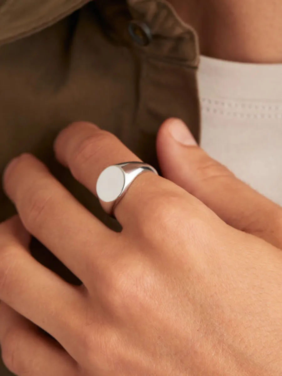 Vintage Oval Signet Ring