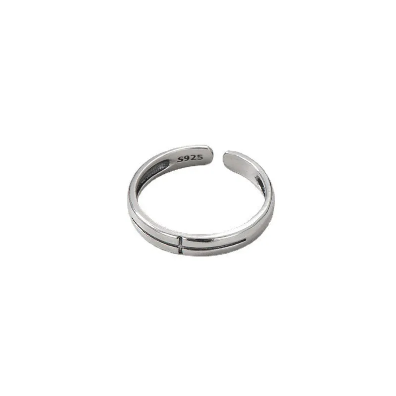 Sometimes the smallest piece carries the most meaning. ✨  This minimalist silver ring features a subtle cross-inspired detail and a sleek polished finish — understated enough for everyday wear, yet distinctive enough to get noticed.