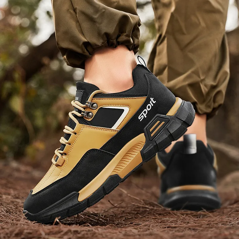 Men's Roomy Toe Trail Shoes