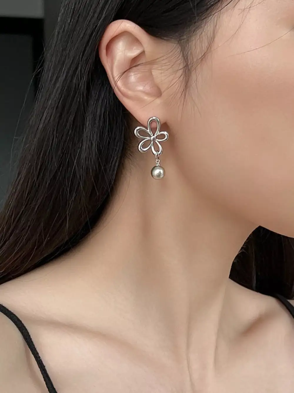 Women's Flower Pearl Drop Earrings
