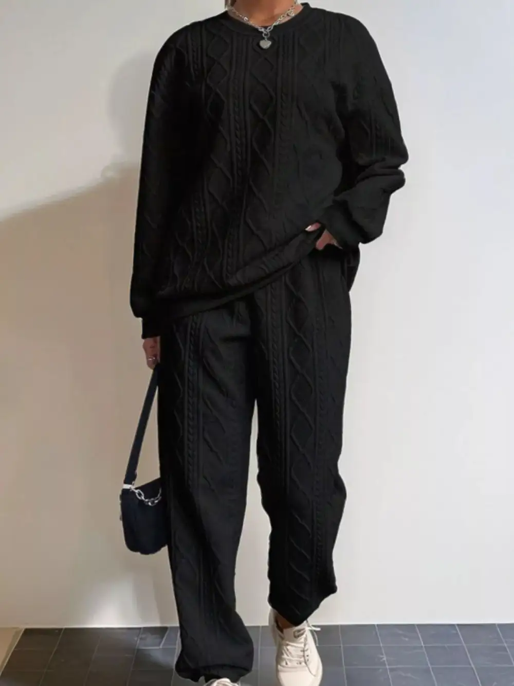 【🔥10k+ Sold！！】Texture Round Neck Top and Pants Set