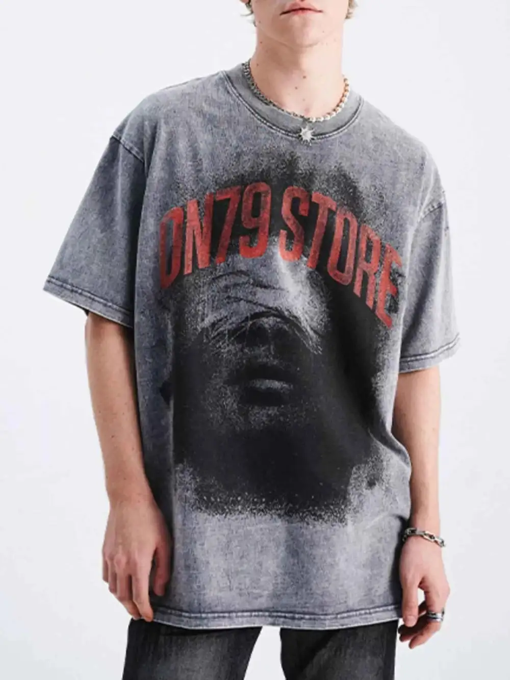 Textured Graphic Round Neck Short Sleeve T-Shirt