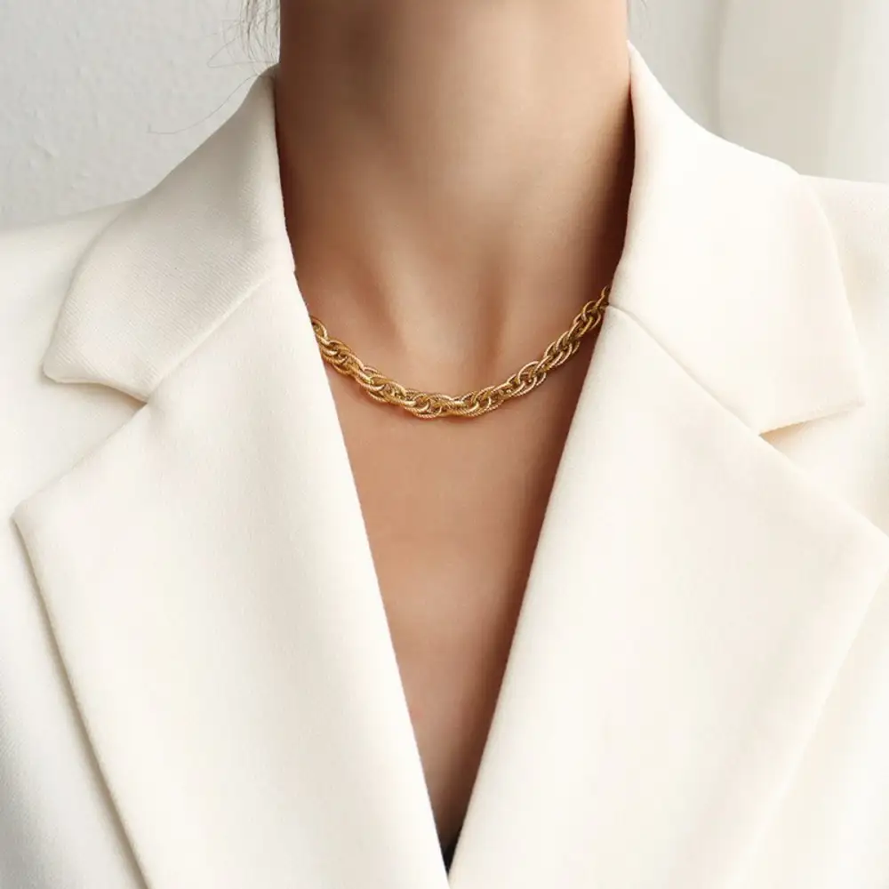 Sculpted Chain Link Necklace