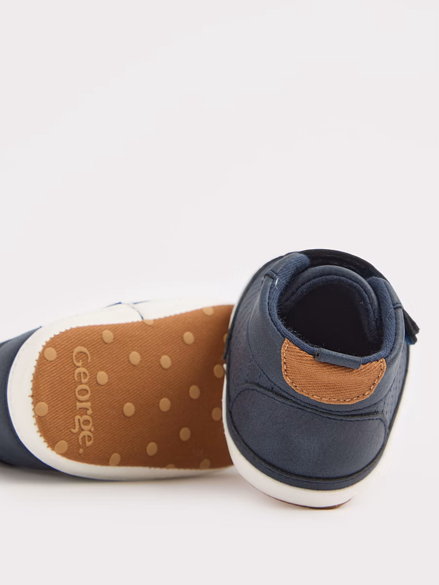 Navy High Top Shoes detail 1