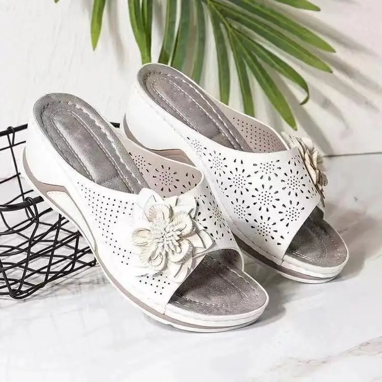 Light Grip Wedge Sandals