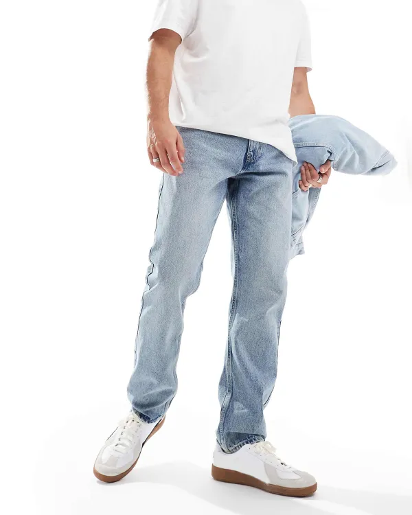 Straight Fit Jeans In Light Blue
