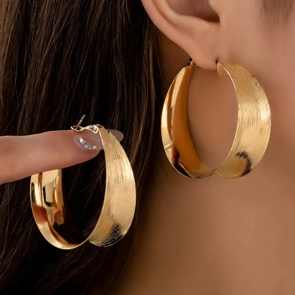 Geometric Hoop Hoop Earrings