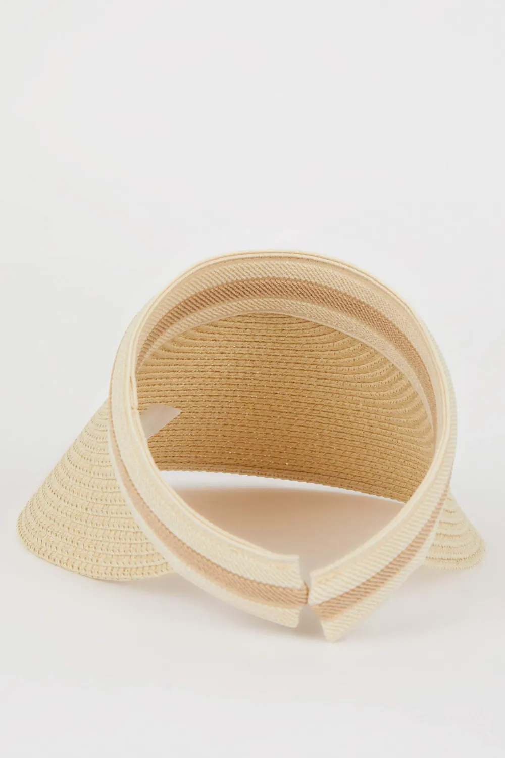 Sand vacation-style woven hat