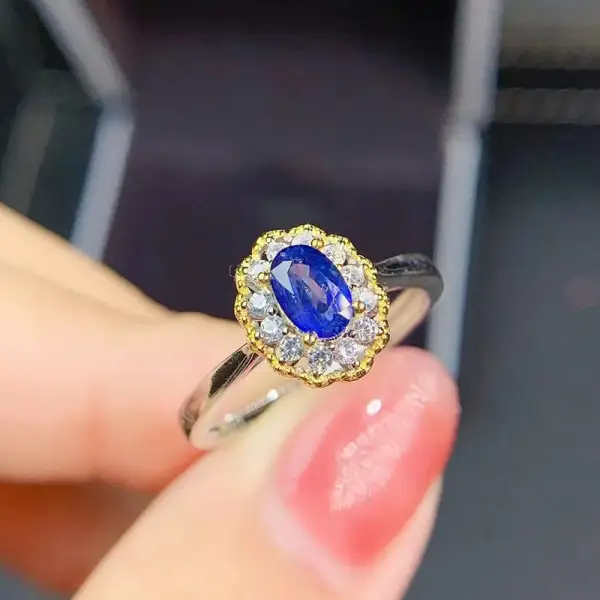 Adjustable Entourage Ring