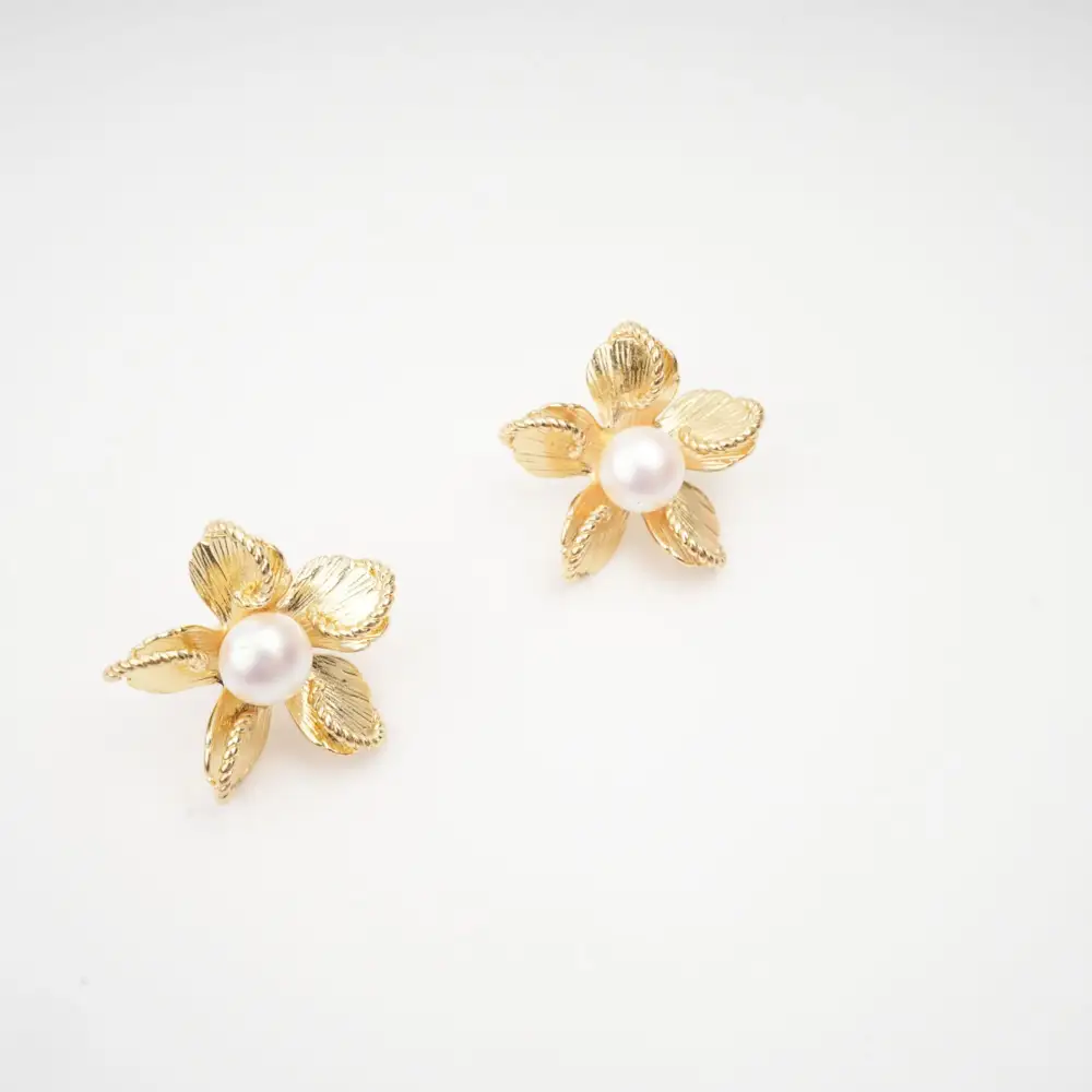 floral faux-pearl stud earrings