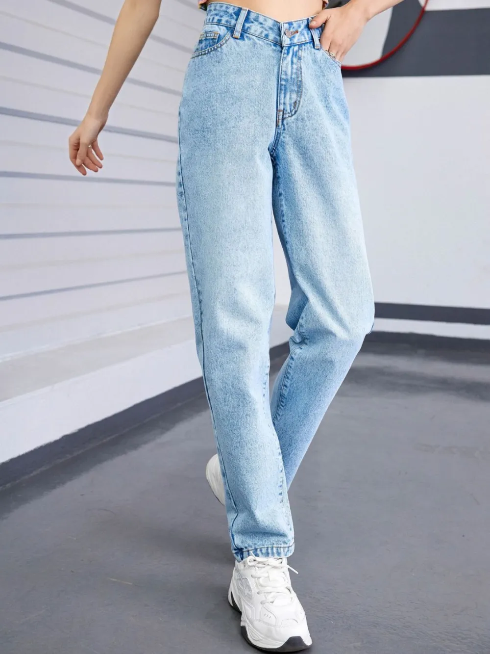Elevated Washed Pocketed Stretch Straight Leg Jeans