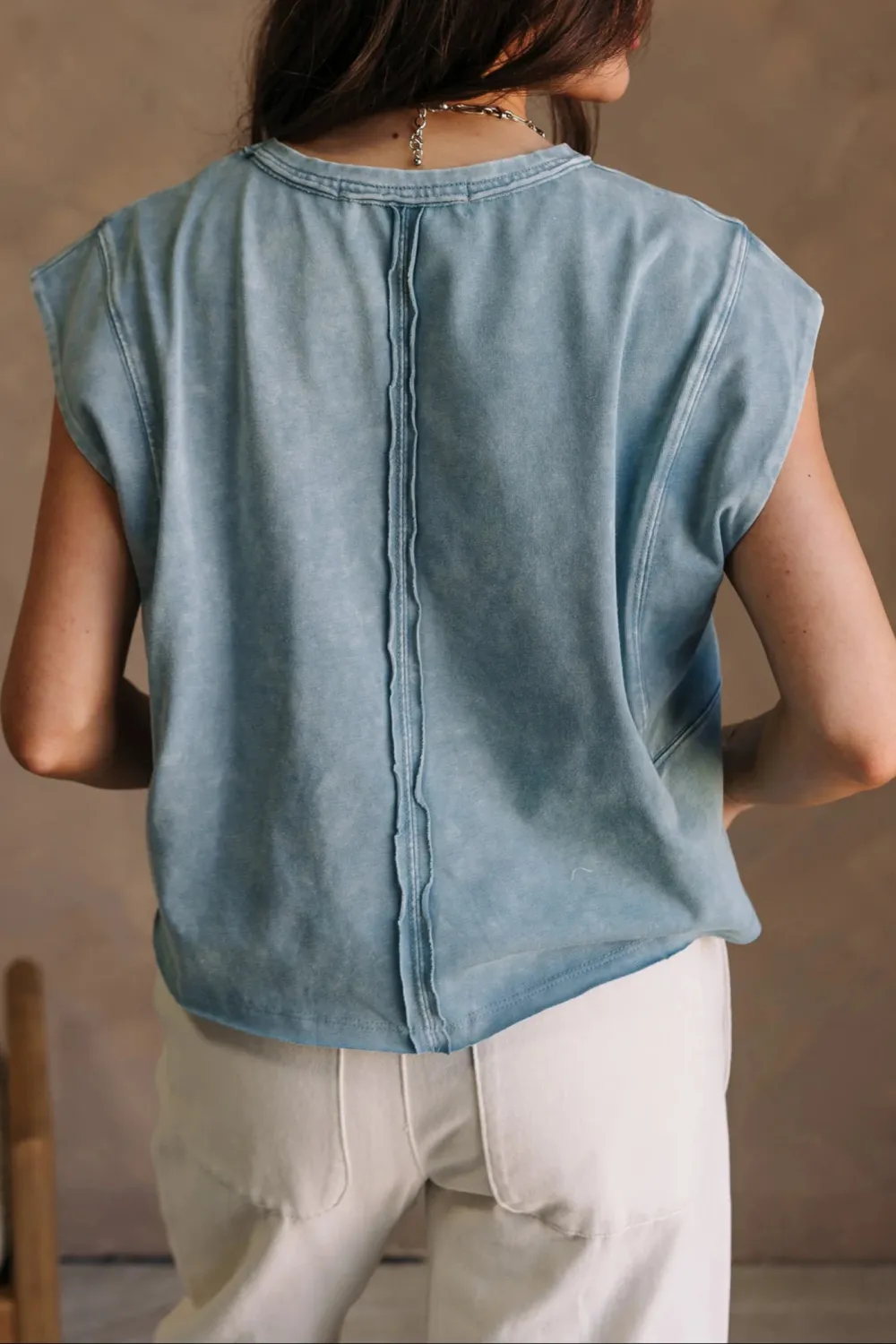 Round Neck Sleeveless T-Shirt