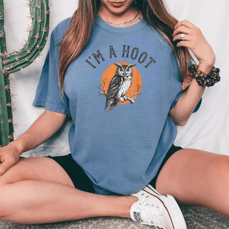 Retro I'm A Hoot Owl Bird Pun Sarcastic Jokes Men Women's Oversized Comfort T-shirt