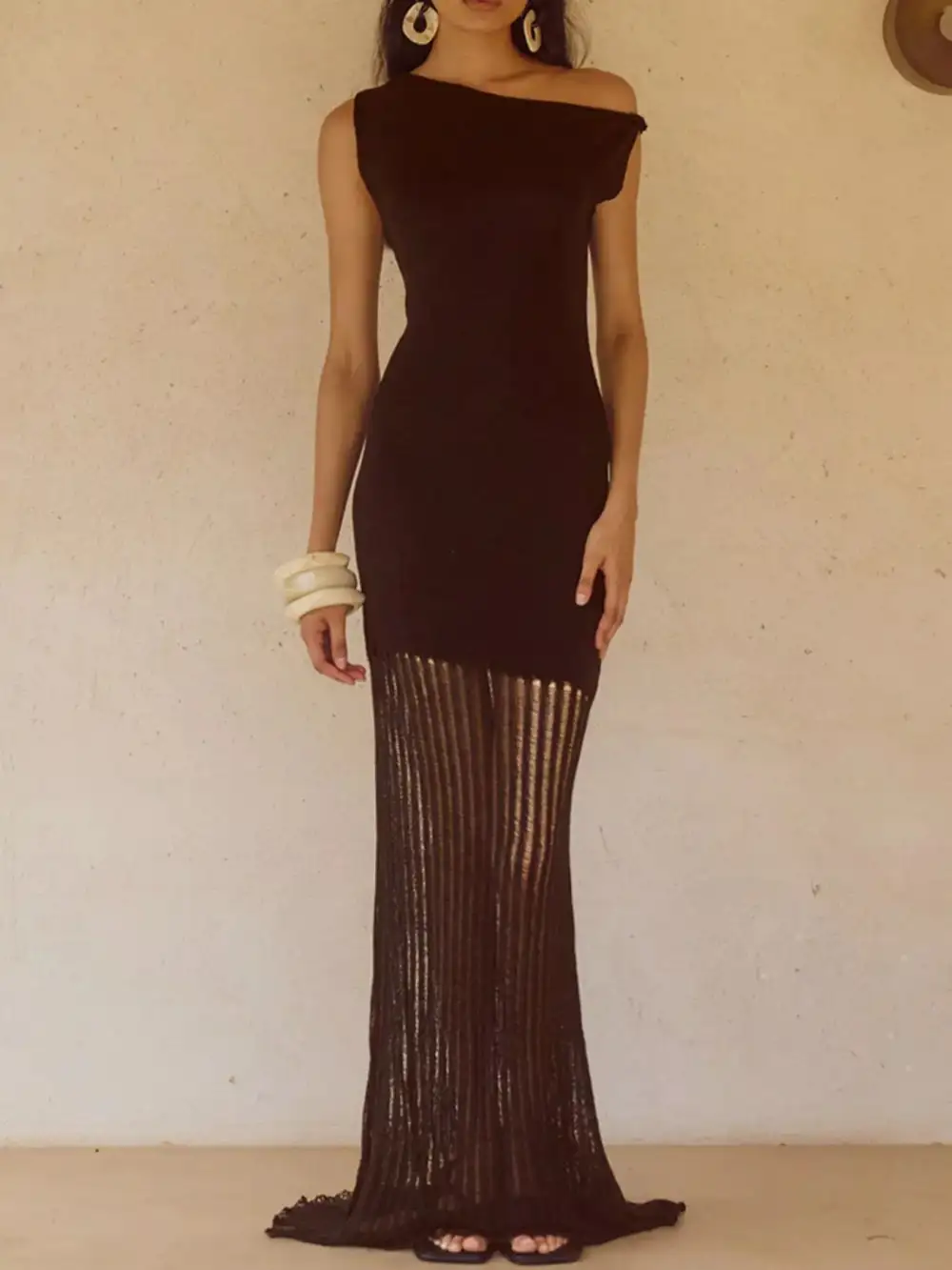 Structured Shape Shoulder Maxi Dress