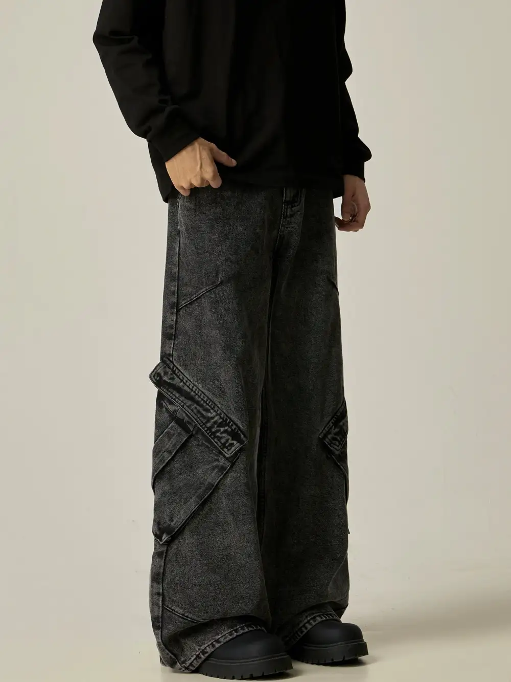 Cargo-Pocket Ultra-Wide Jeans