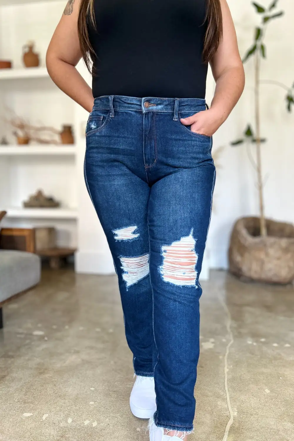 Simple Trim Subtle Texture Denim Jeans
