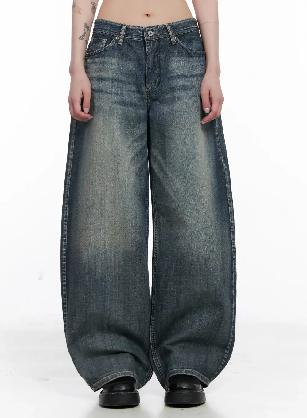 Contemporary Baggy Jeans