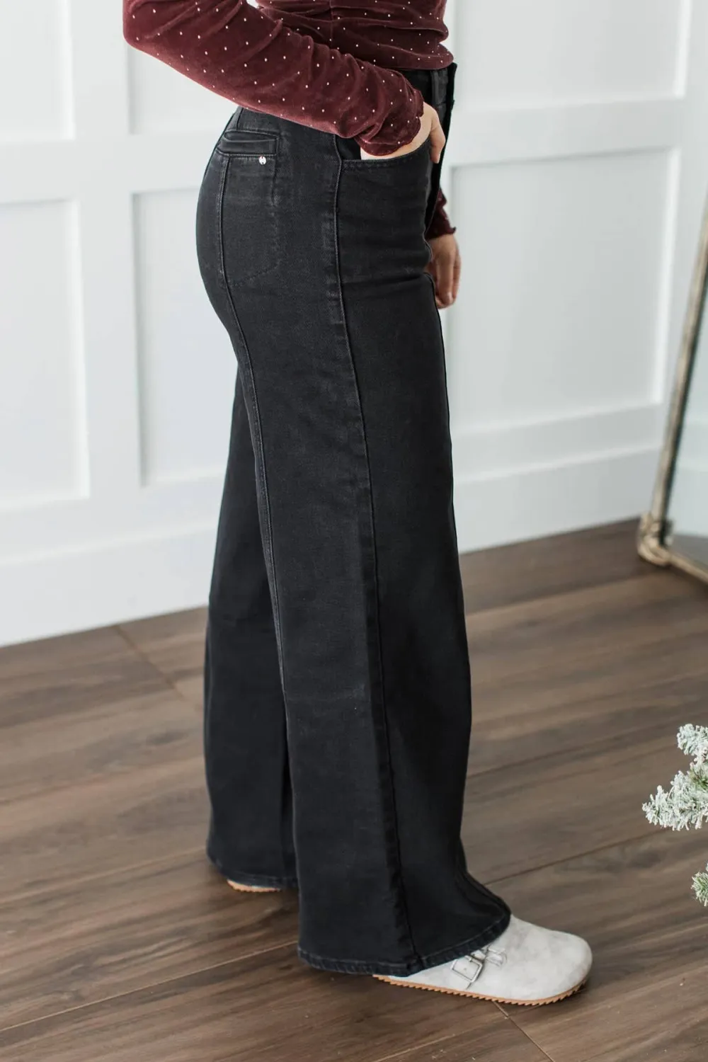 High-Rise Wide Leg Clean Finish Everyday Jeans