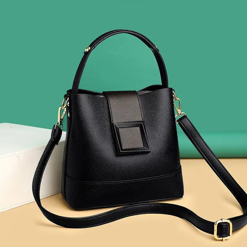 Minimal Roomy Bucket Bag