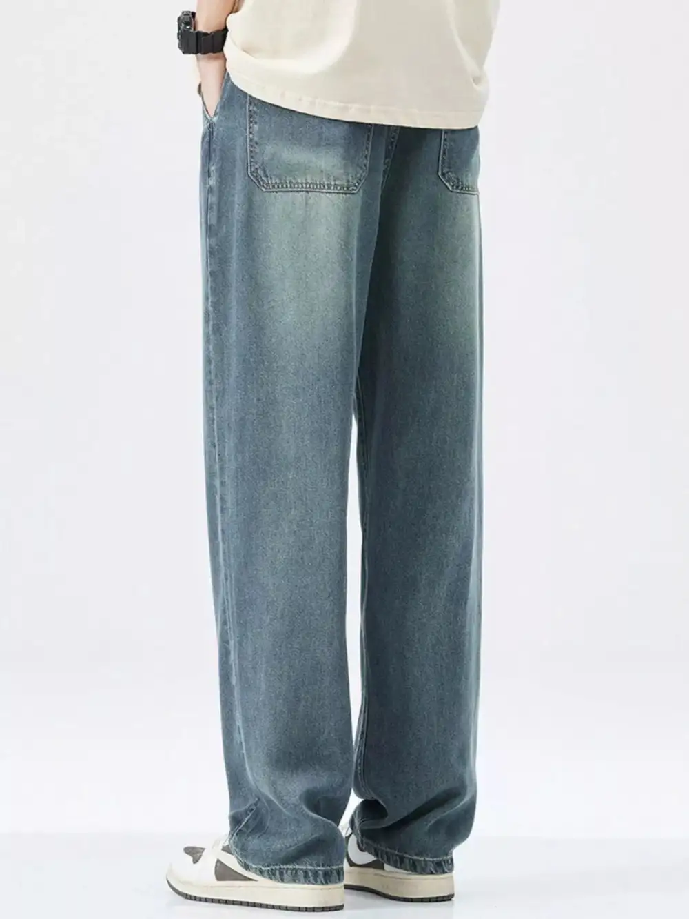 Relaxed Fit Wide Leg Vintage Wash Jeans