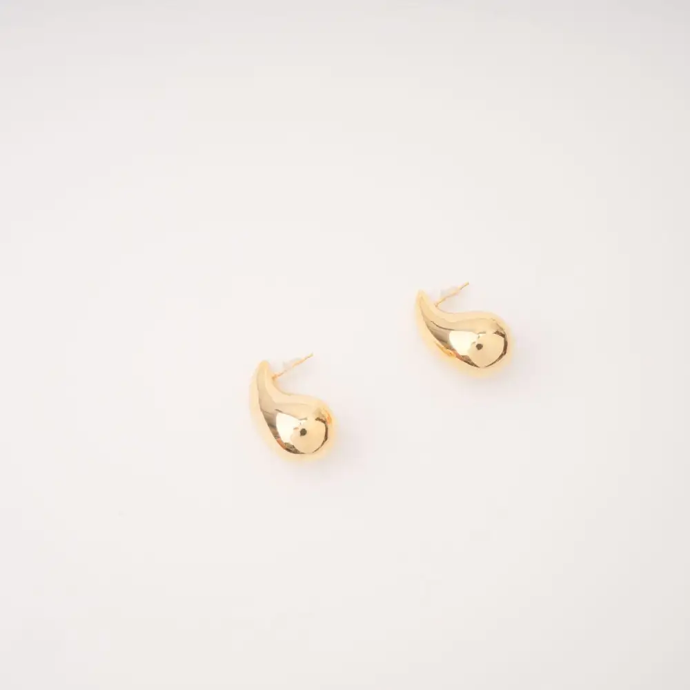 teardrop stud earrings