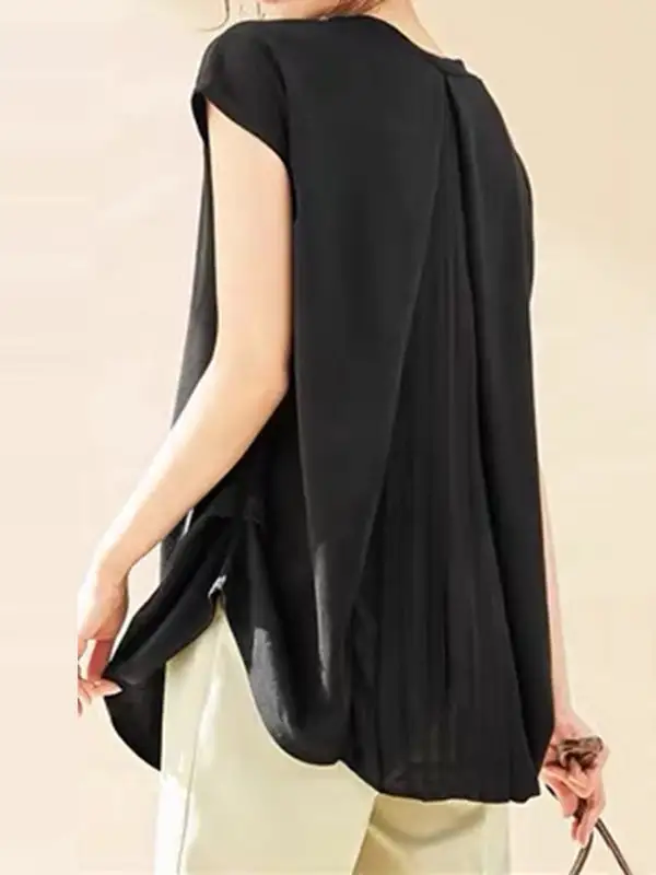 Relaxed Short Sleeve Back Pleat Detail Round Neck T-Shirt