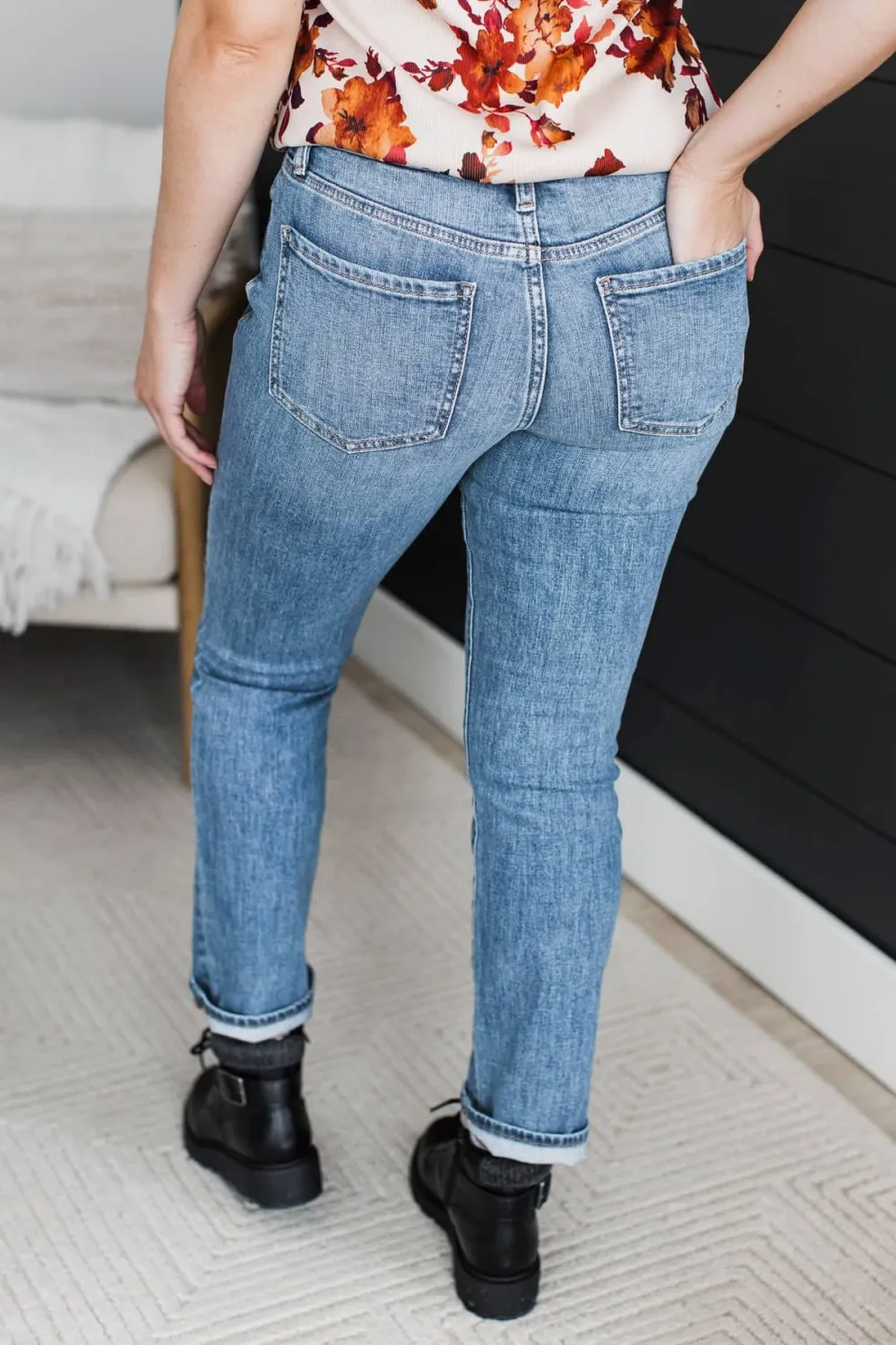 Mid-Rise Straight Leg Clean Finish Jeans