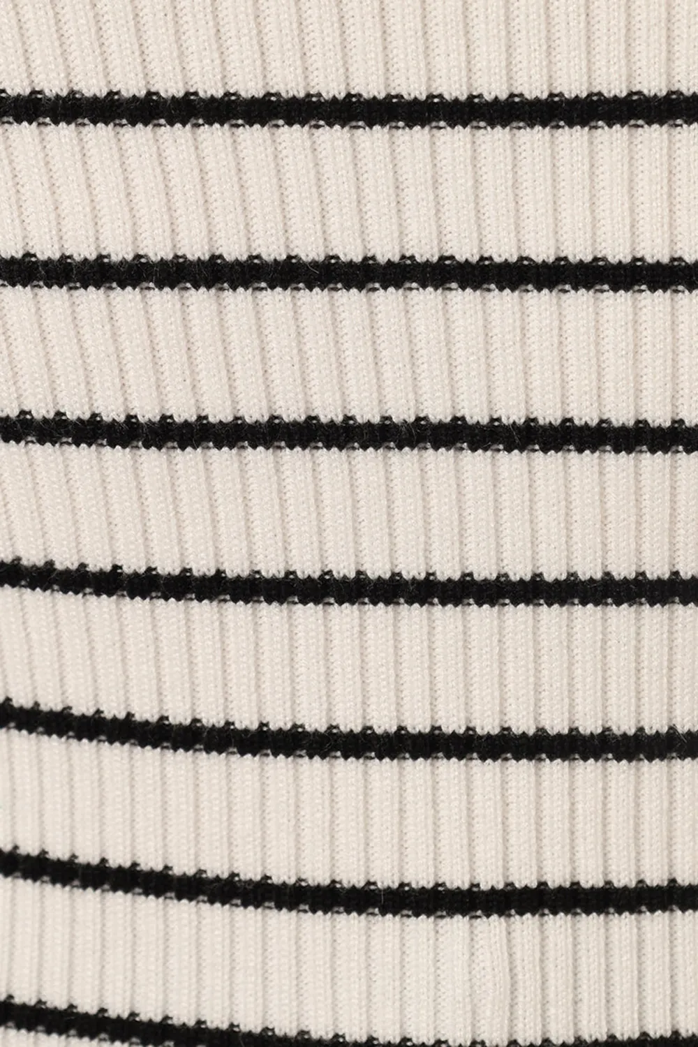BLACK AND WHITE STRIPES KNIT TOP