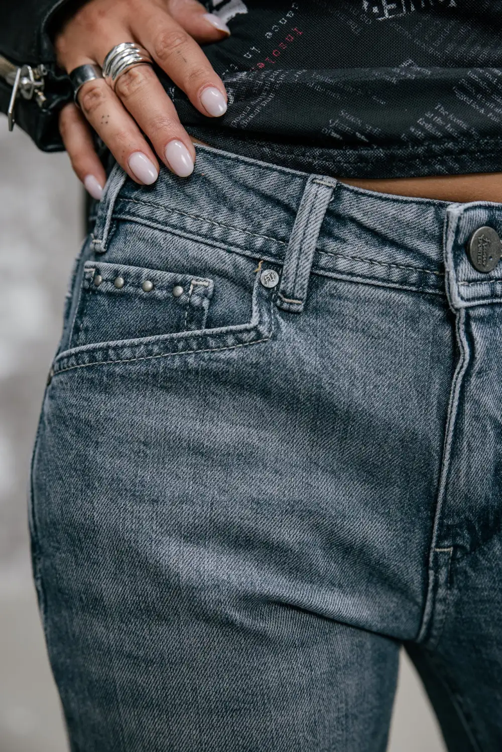 Women's Modern Timeless Denim Jeans