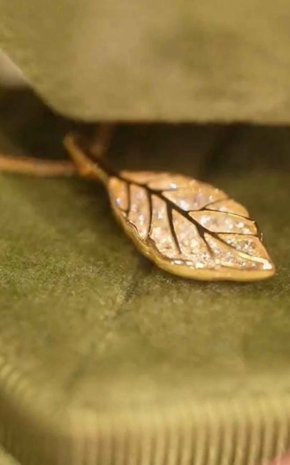 Nature Inspired Sparkling Necklace
