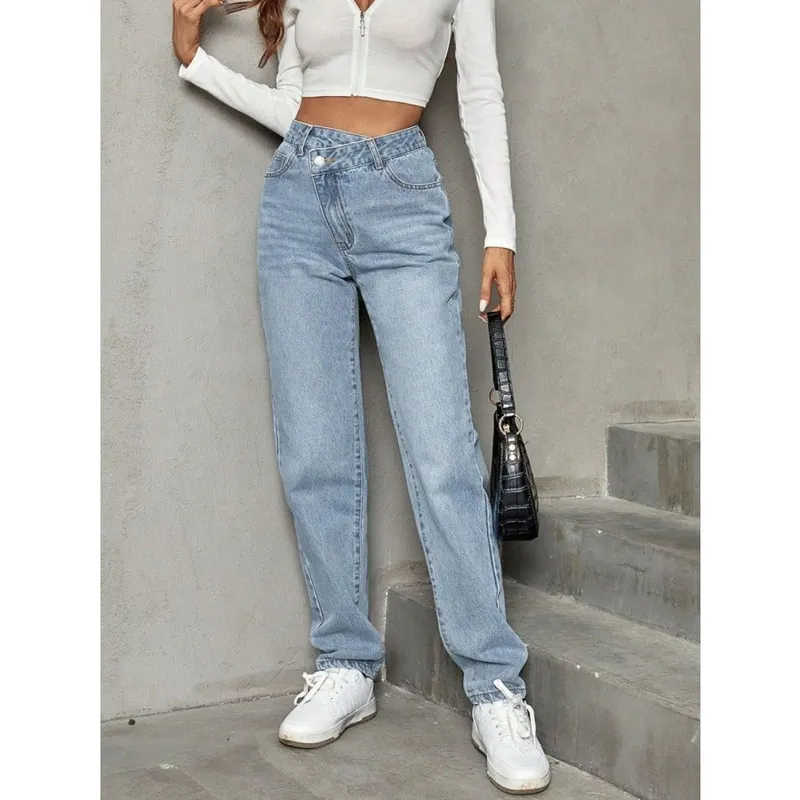 Asymmetric Waist Jeans with Pockets