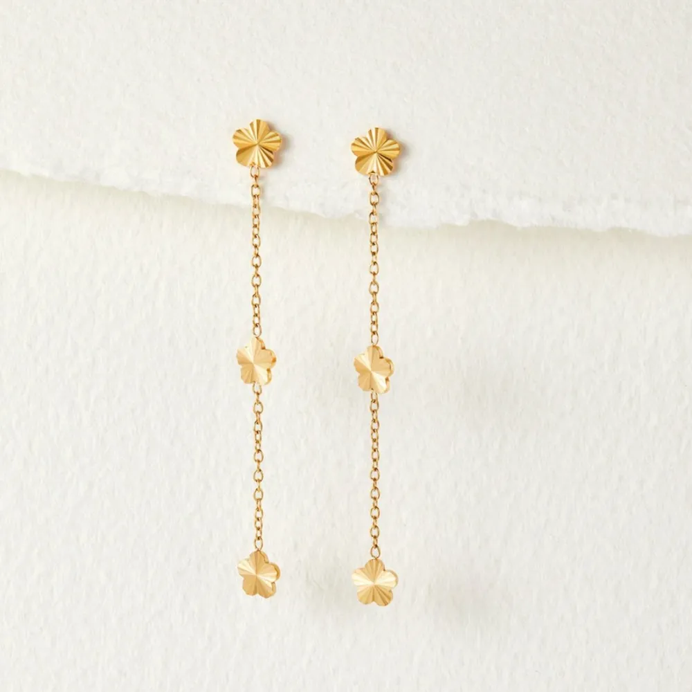 Minimal Floral Stud Earrings