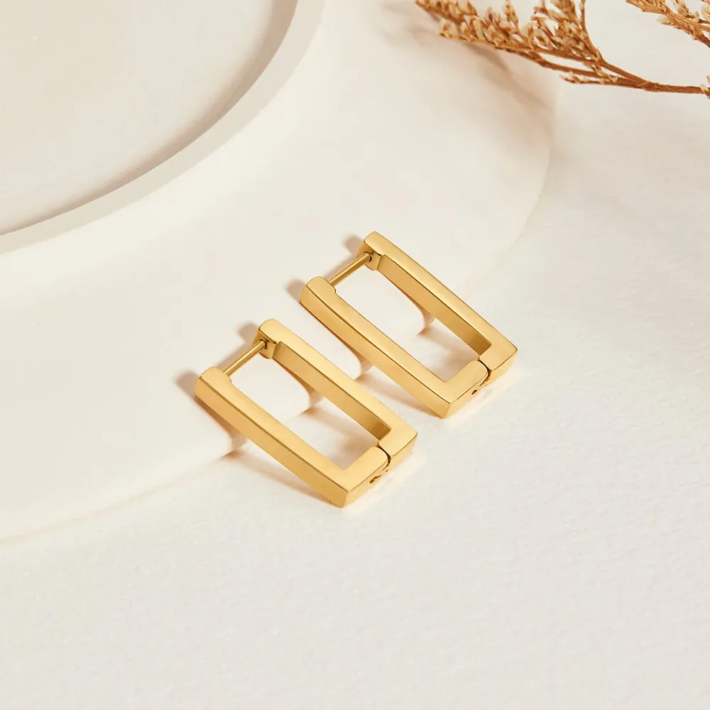 Minimal Detail Hoop Earrings