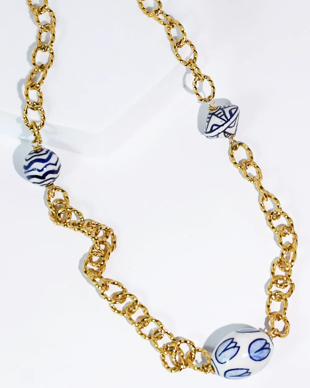 Distinctive Refined Statement Necklace