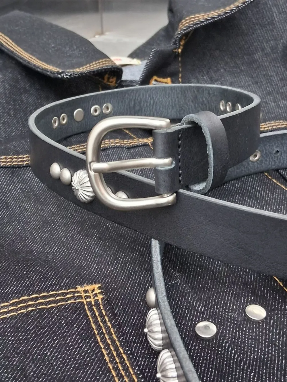 Polished Buckle Slim Leather Belt