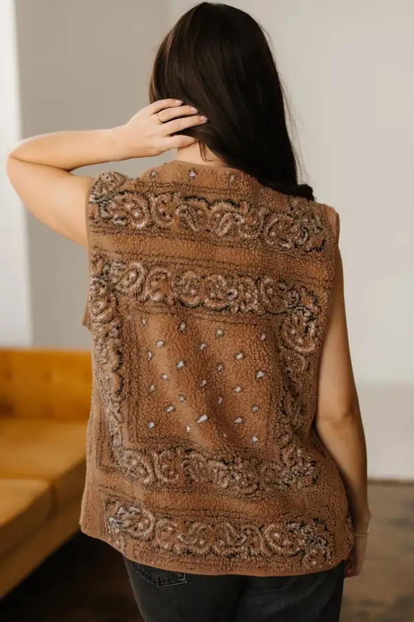 Sherpa Texture Paisley Print Pocket Vest