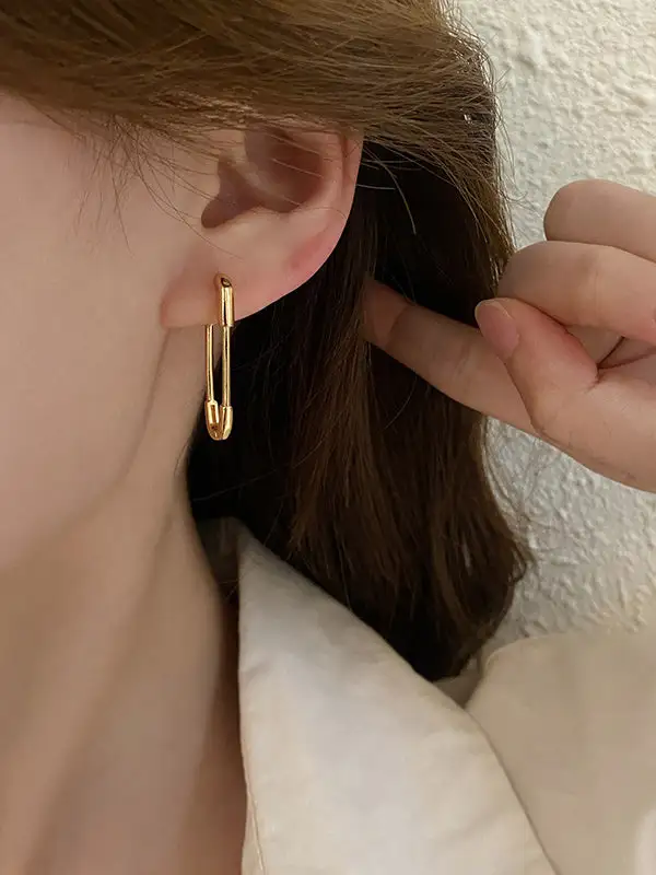 Lustrous Pearl-Inspired Accent Earrings