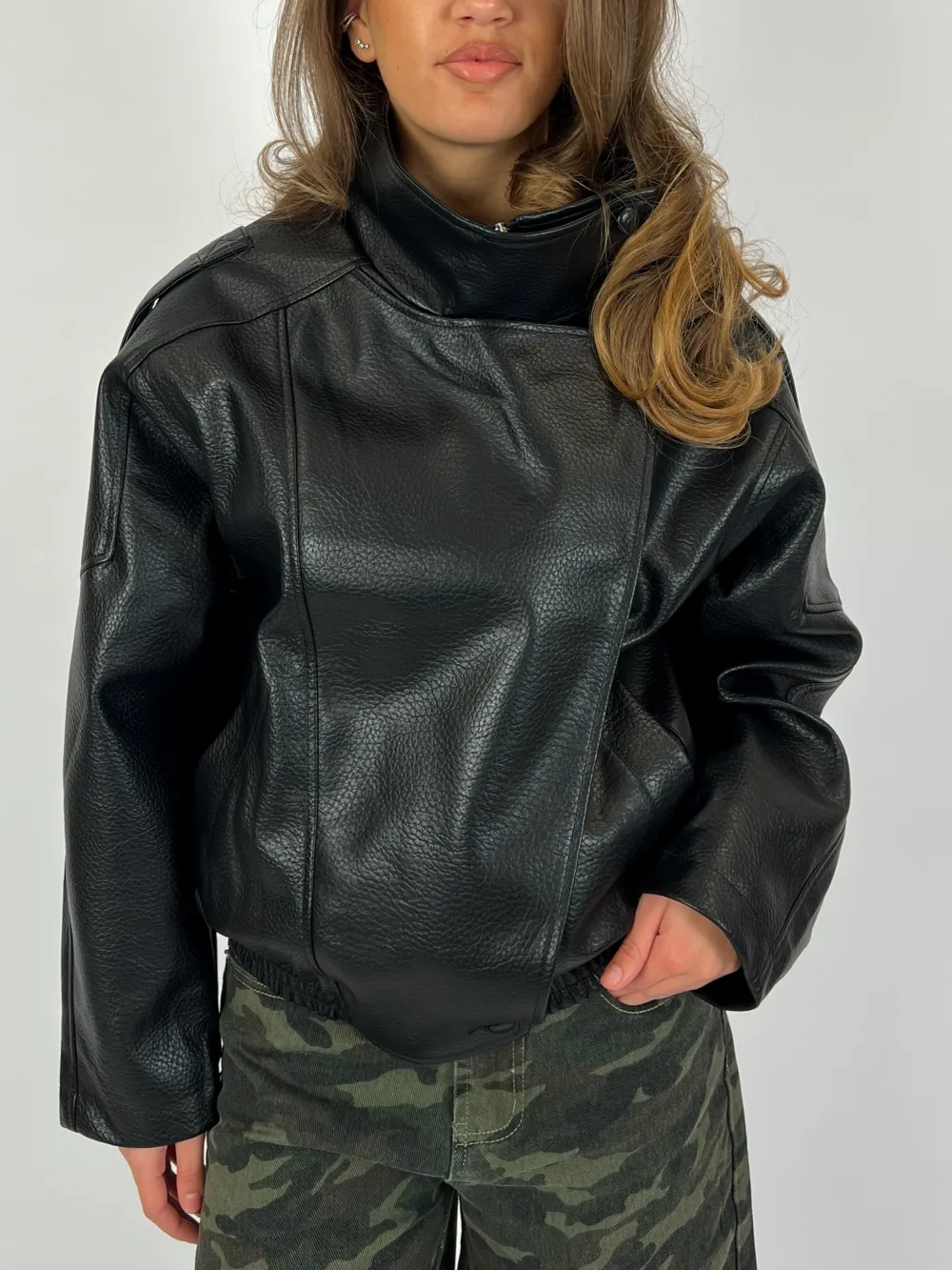 Streamlined Everyday Leather Jacket