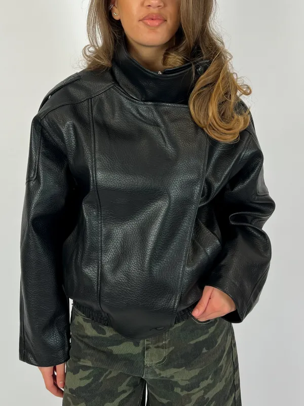 Streamlined Everyday Leather Jacket