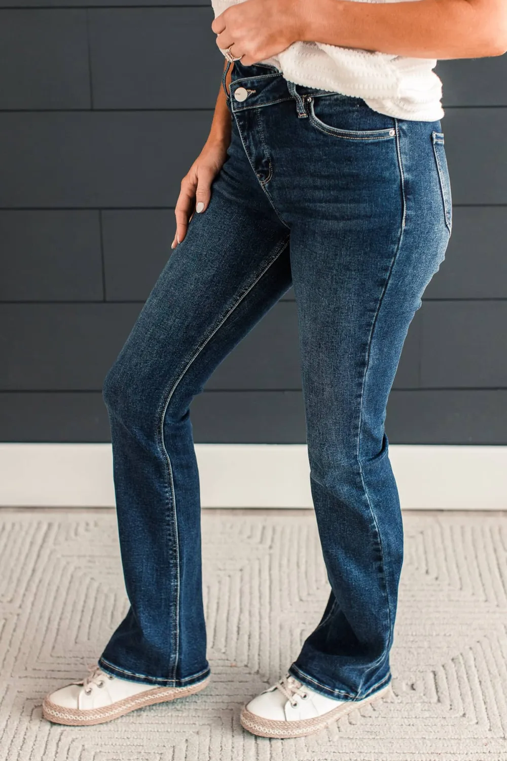 Bootcut Clean Finish Jeans