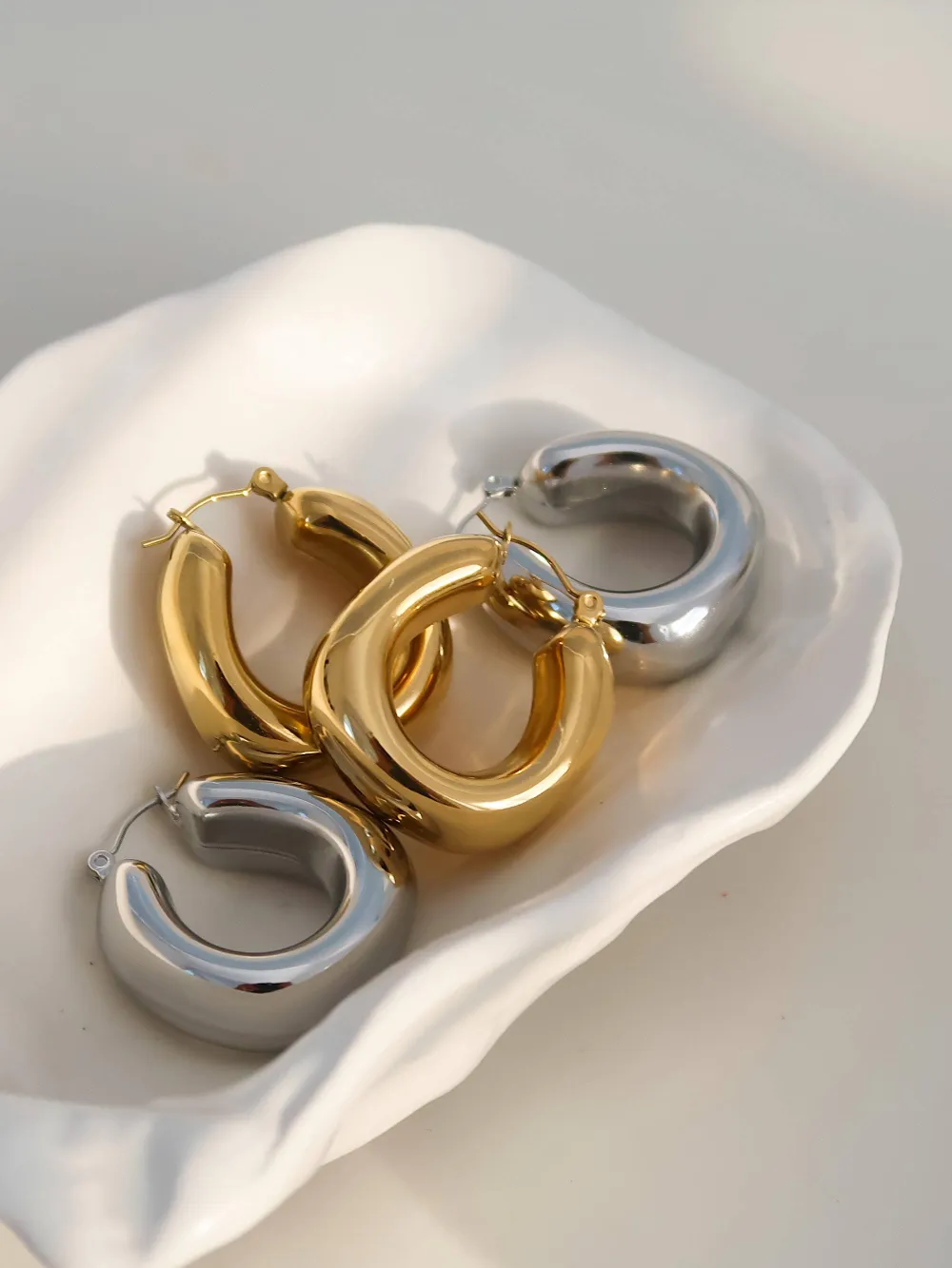Refined Everyday Accessory 106