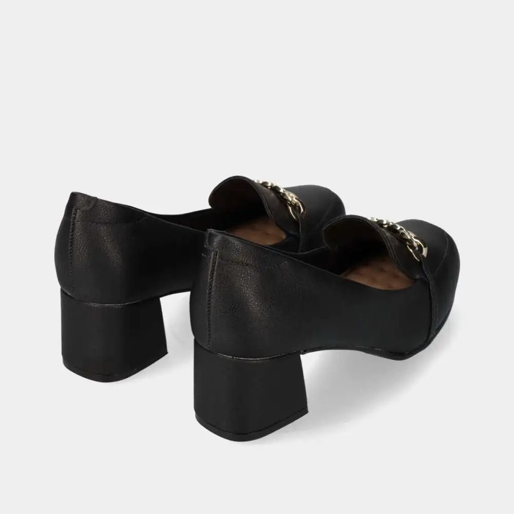 Tailored Refined Classic Comfort Pumps