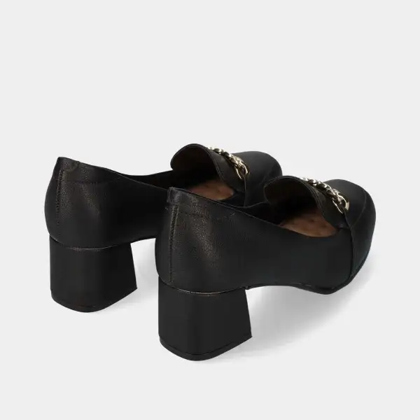 Tailored Refined Classic Comfort Pumps