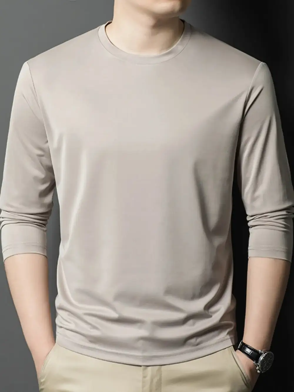 Round-Neck Long-Sleeve T-Shirt