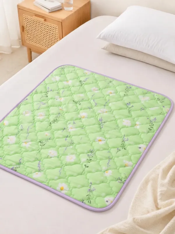 Floral Daisy Lavender Print Cooling Mat